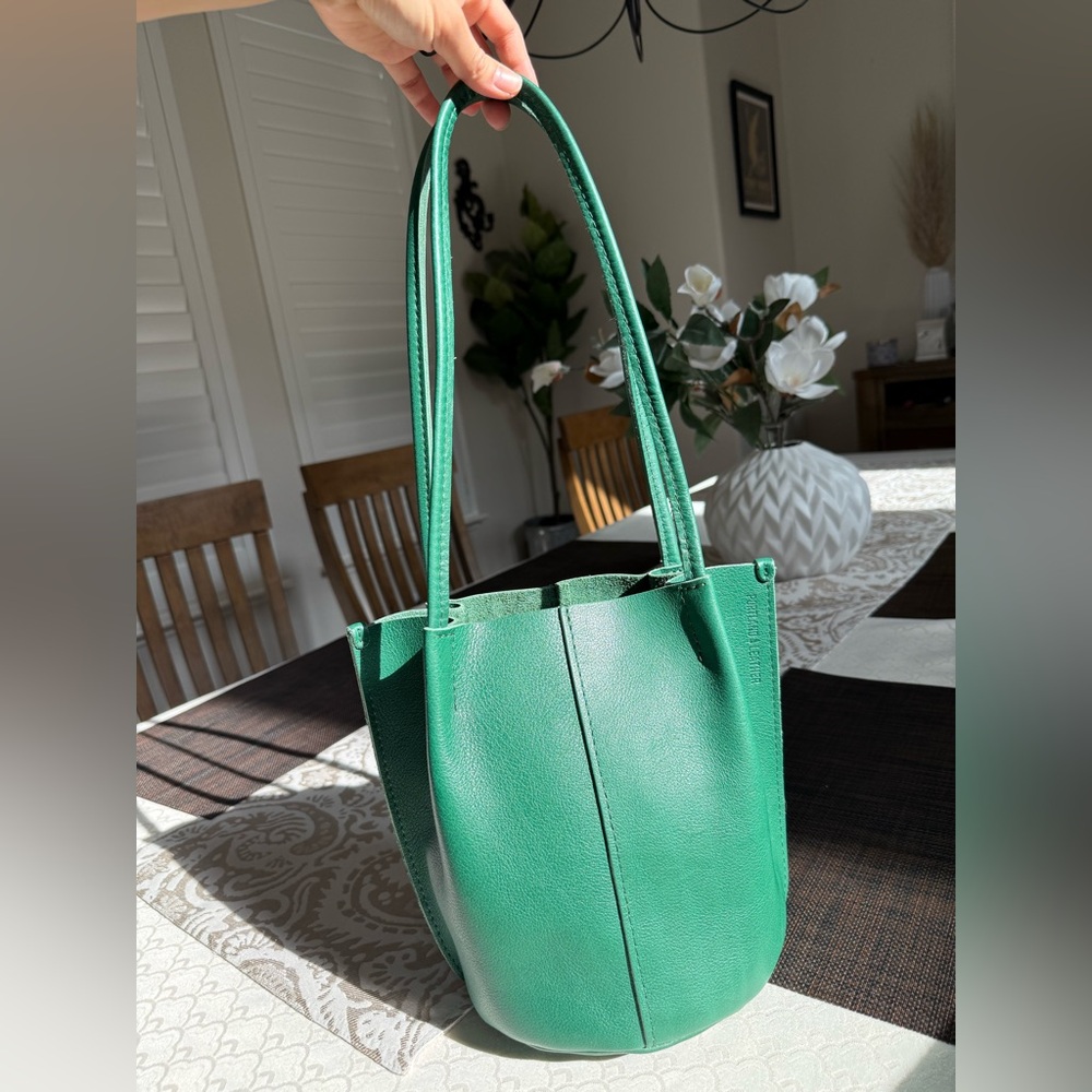 Portland Leather Goods Small Devan Bucket Tote In Bacalar